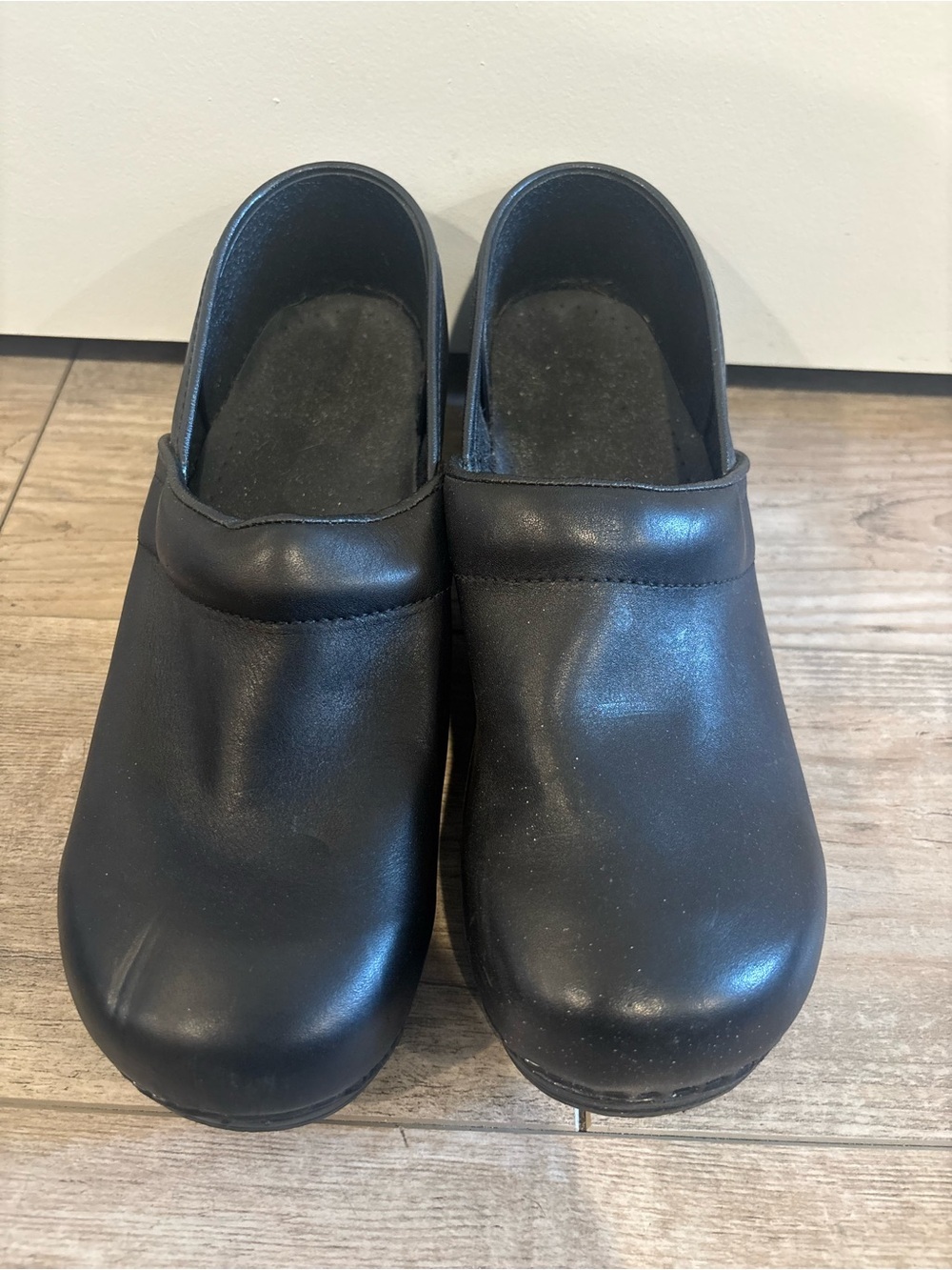 Sanita Classic Black Slip-On Clogs Size